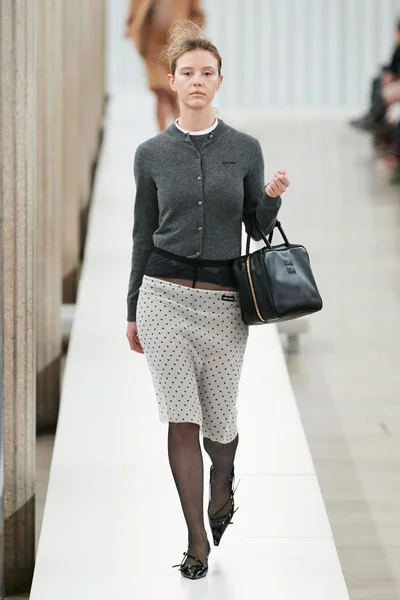 Look 1